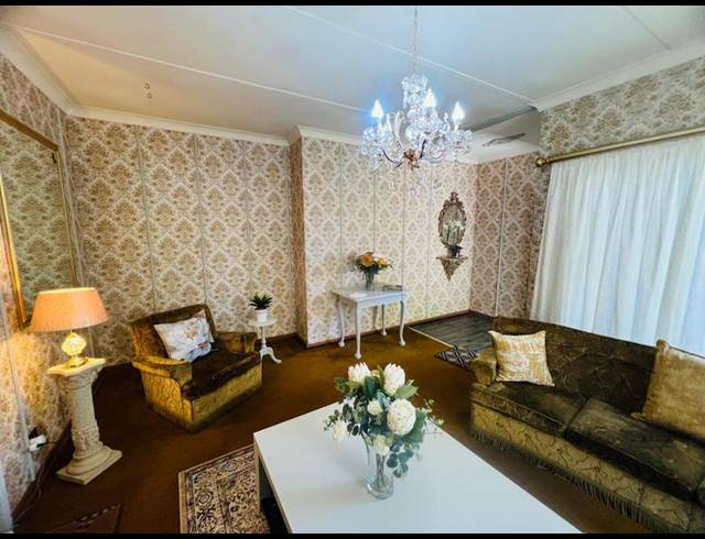 3 BEDROOM HOUSE FOR SALE IN SOUTH CREST